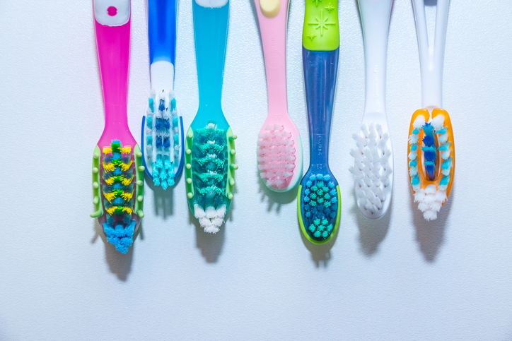 How to Select the Right Toothbrush - glenwood-dental